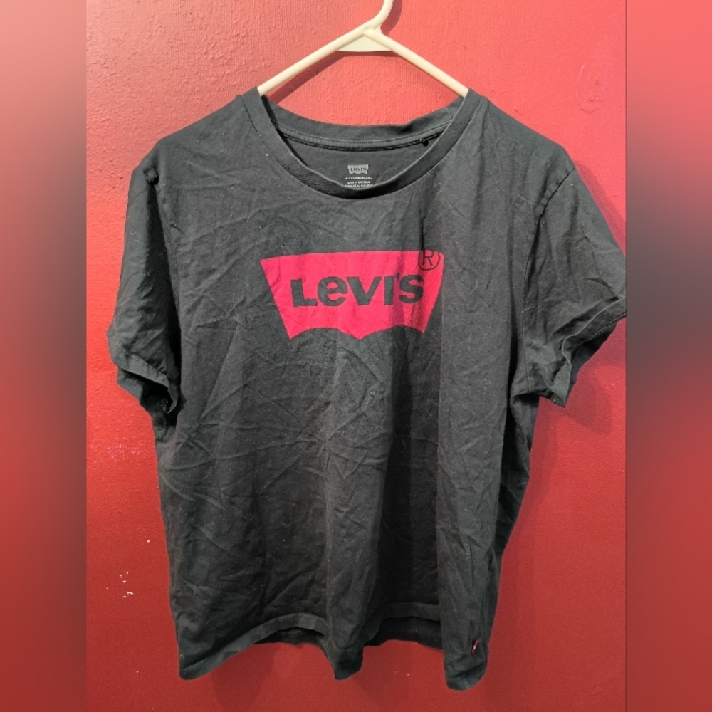 Levi's Black Tee with Bold Red Graphic